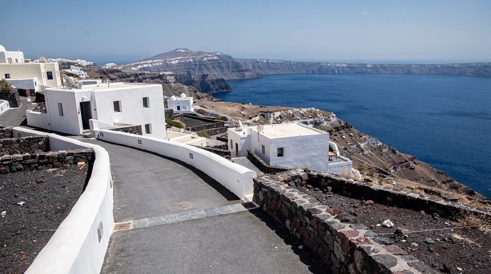Accessibilité à Santorin : ce que doivent savoir les voyageurs à mobilité réduite
