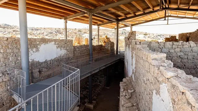Akrotiri: The Minoan City Buried by the Volcano