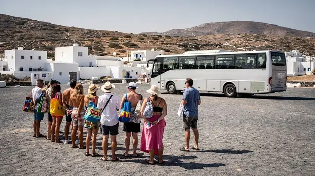 Buses in Santorini: The Complete KTEL Guide