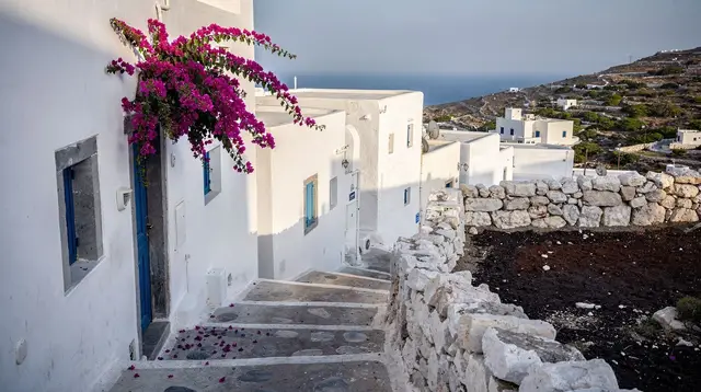 Walking Fira's Old Town: Caldera Rim to the Port