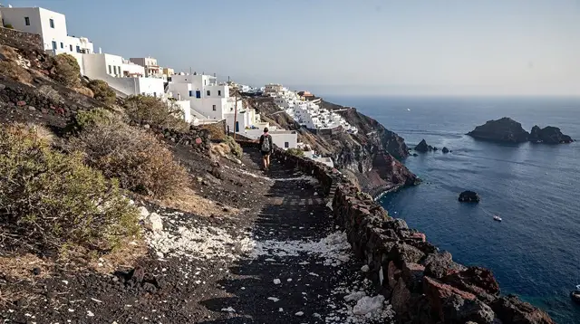 The Fira to Oia Caldera Hike: Full Trail Guide