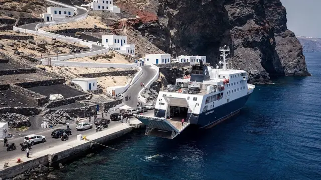 Island Hopping from Santorini: Which Cyclades Island to Choose