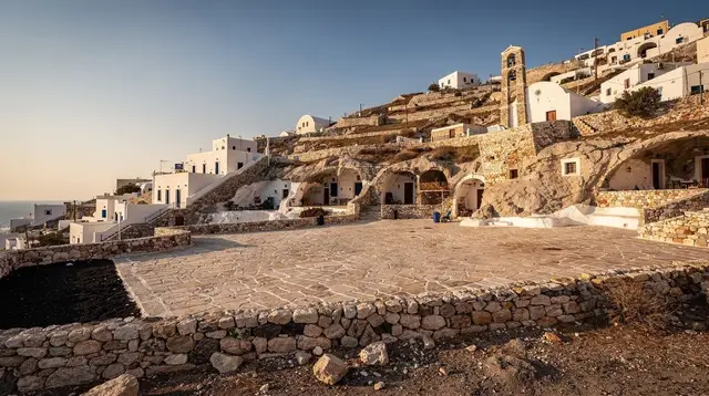 Oia Village Guide: Streets, Kastro and Daily Life Beyond the Sunset