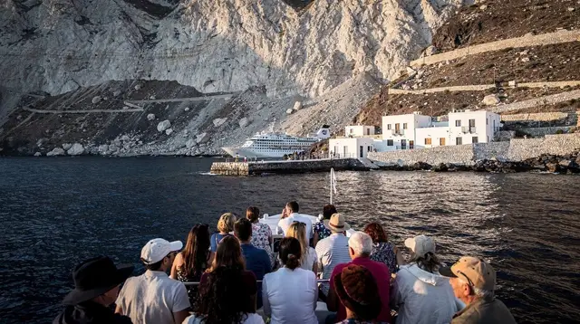 One Day in Santorini from a Cruise Ship: An Hour-by-Hour Plan