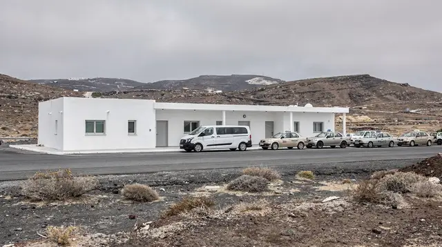 Santorini Airport (JTR): Getting to Fira, Oia and Imerovigli
