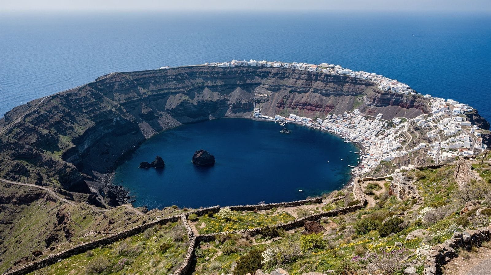 Santorin en demi-saison : fin avril, mai et octobre
