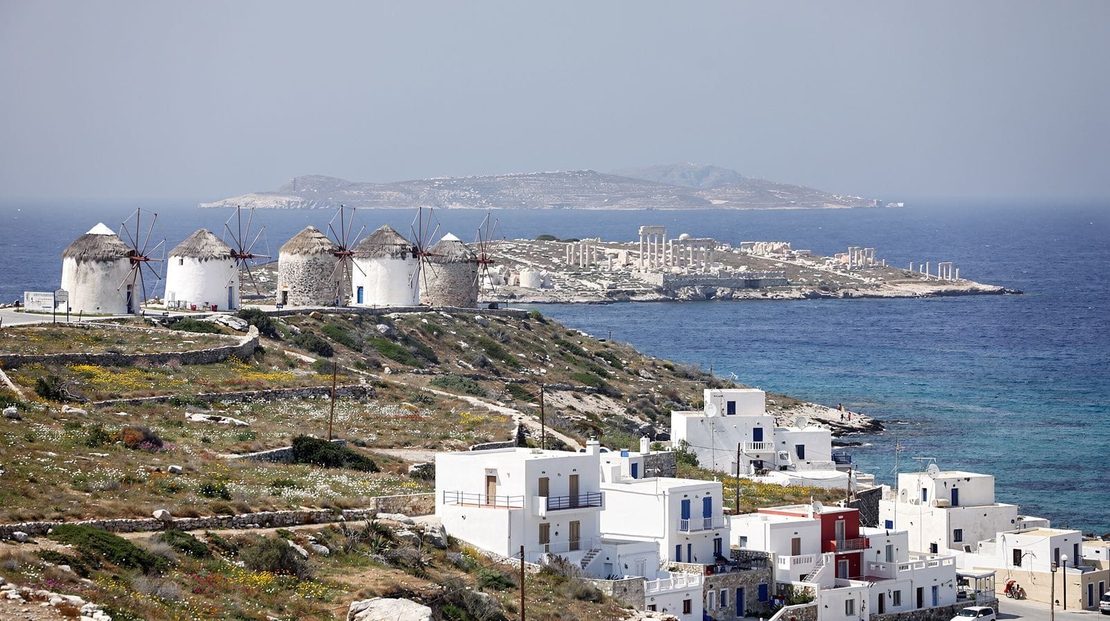 Santorin vs Mykonos