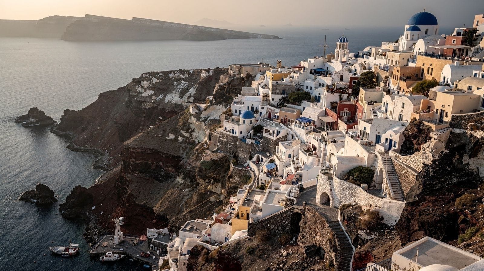 Cinque giorni a Santorini: oltre i villaggi della caldera