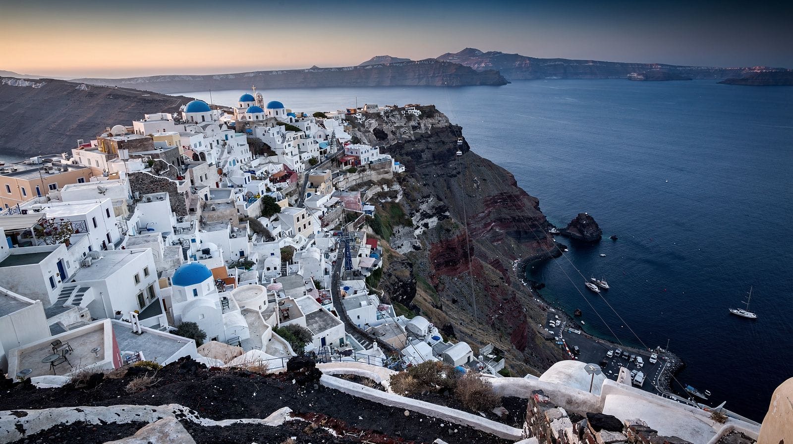 Un itinerario di quattro giorni a Santorini: caldera, Kamari e Pyrgos