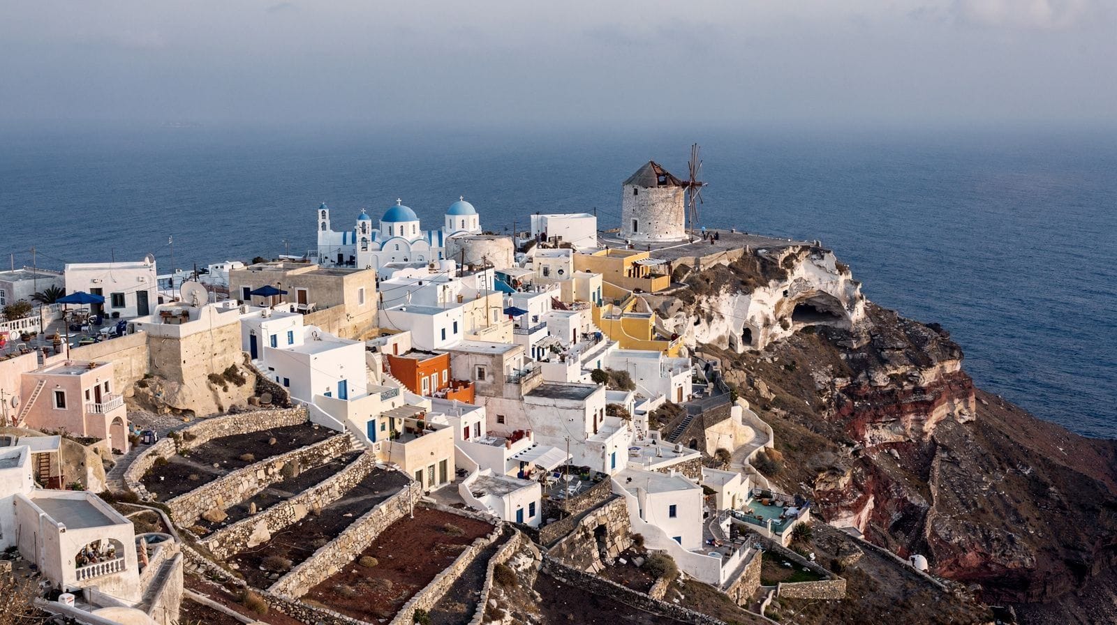 4 Giorni di Lusso a Santorini: Oia, Imerovigli e le Zone del Vino