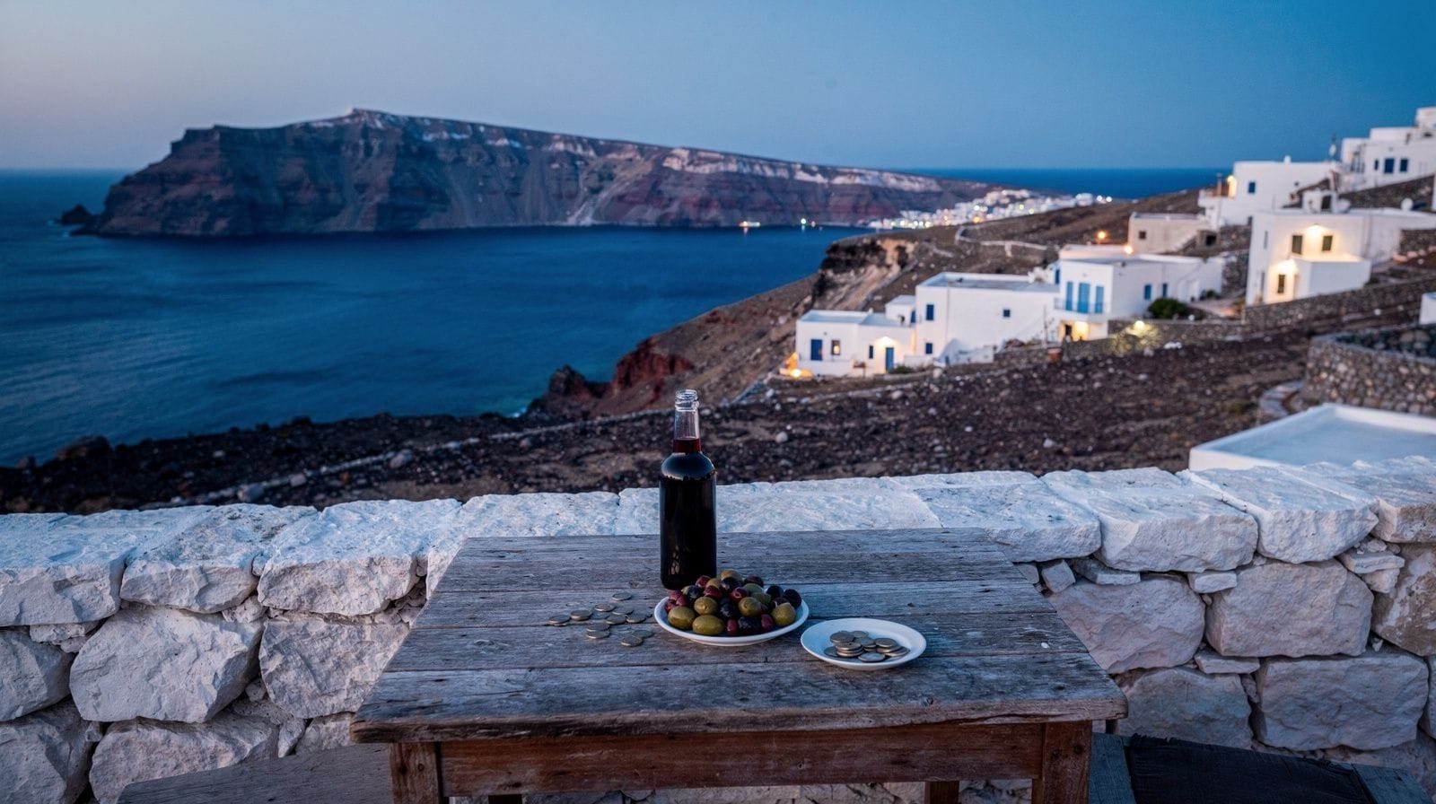 Santorini low cost: un itinerario di 3 giorni che salta Oia